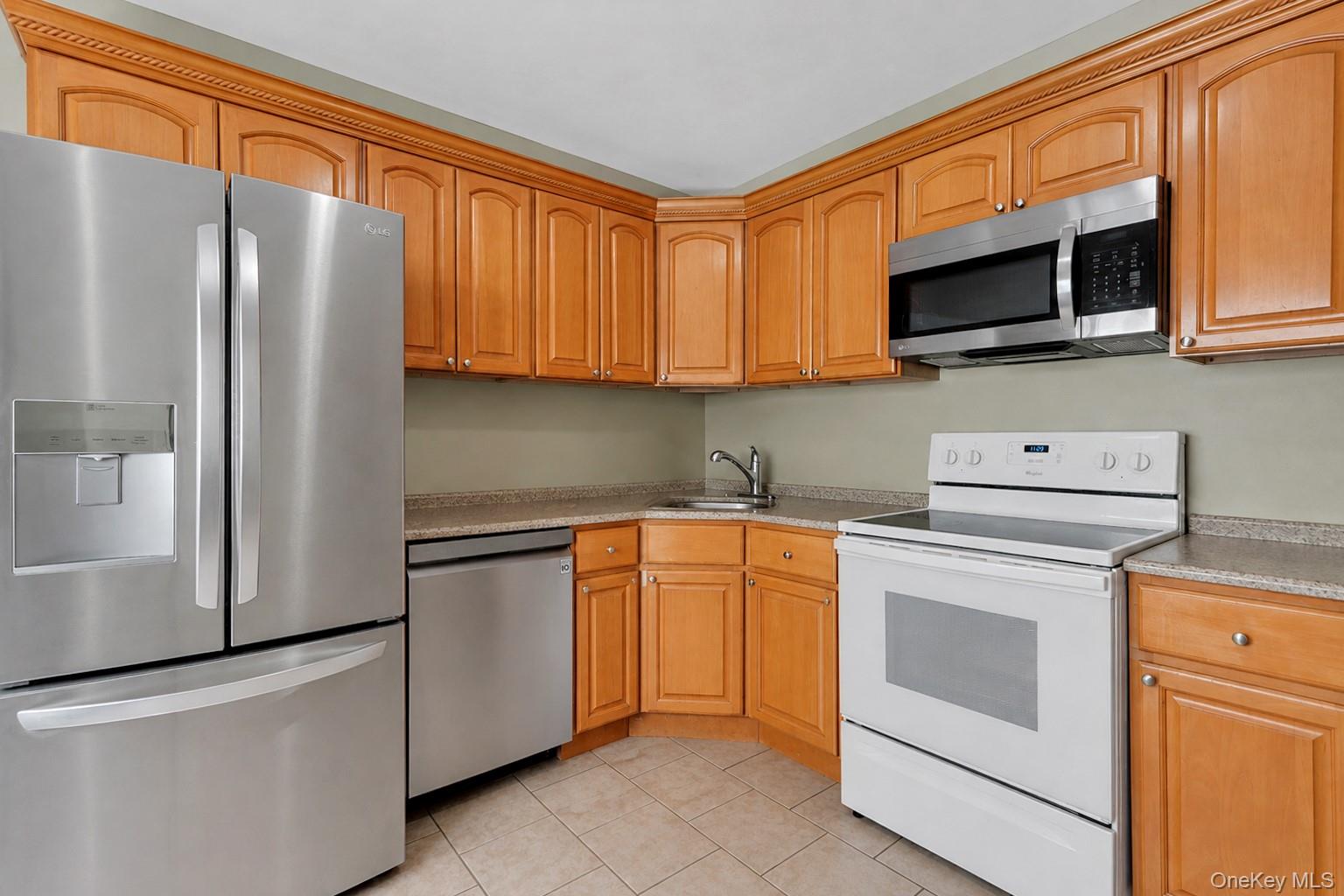 292 Roosevelt Avenue – For Sale photo 11