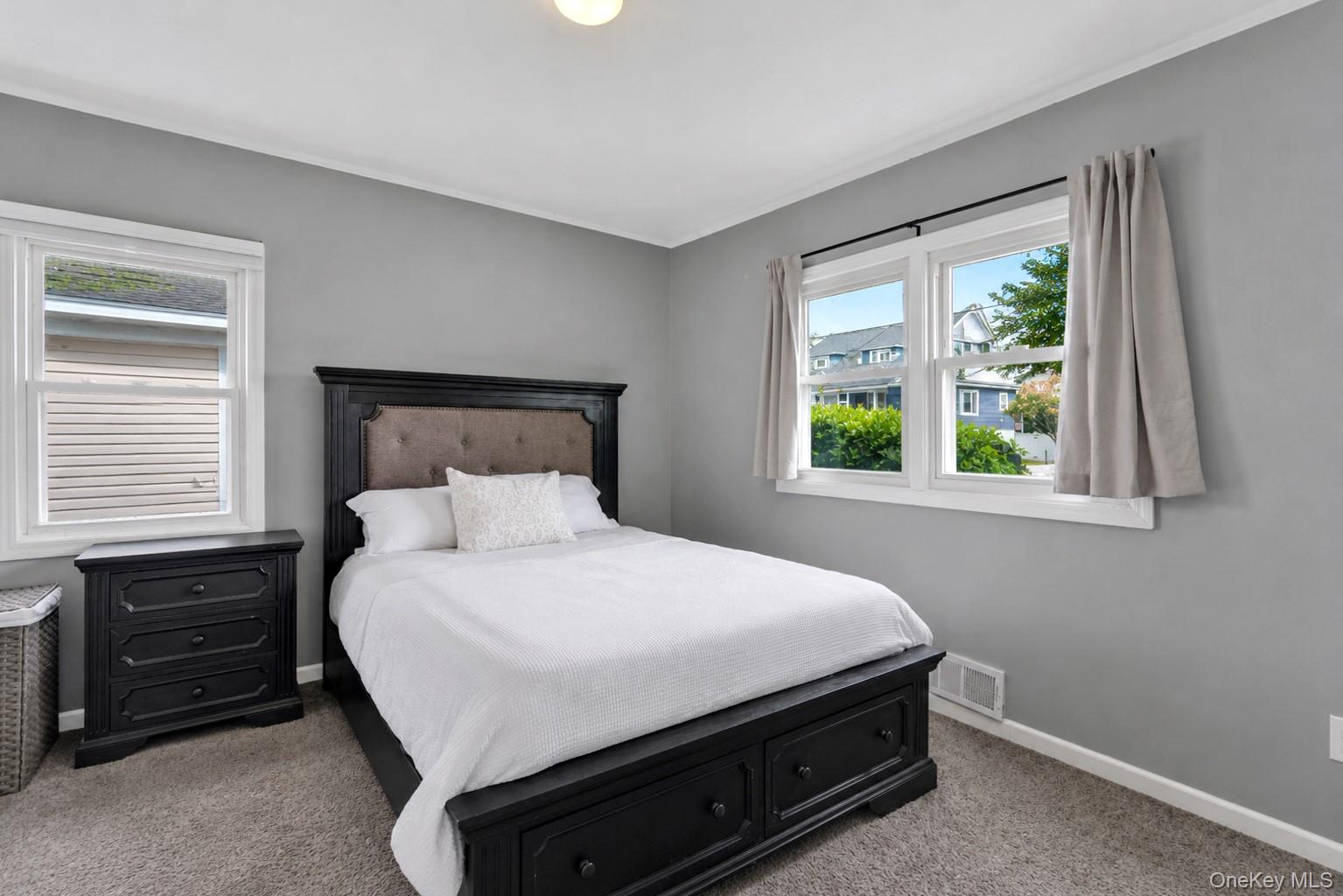 292 Roosevelt Avenue – For Sale photo 8