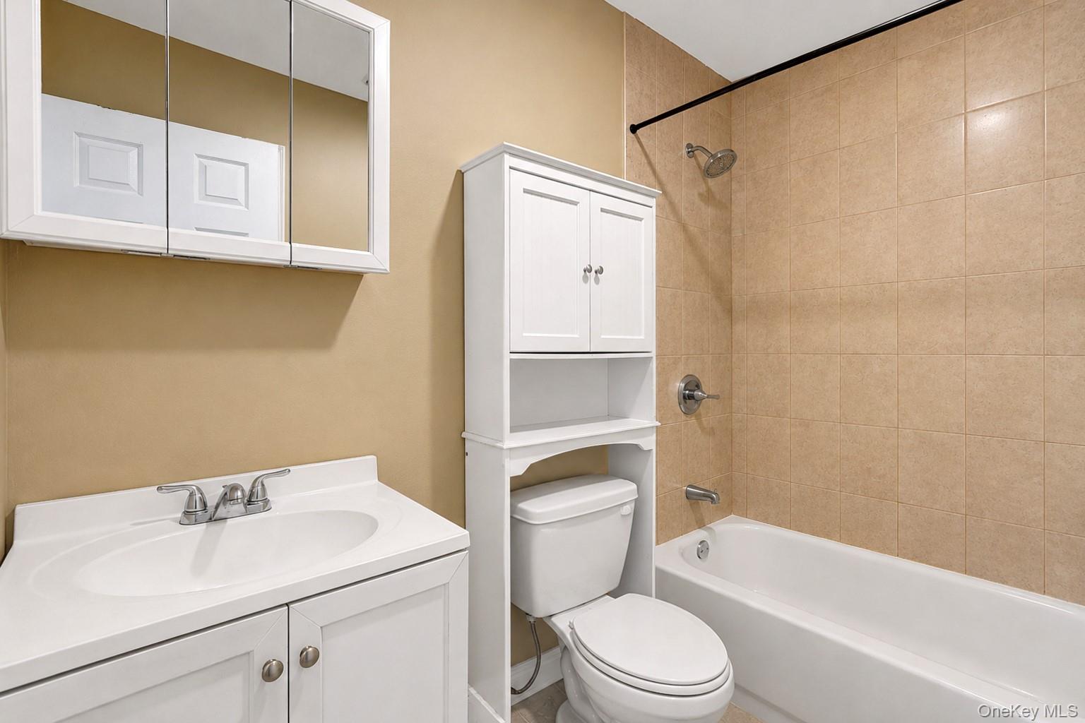 292 Roosevelt Avenue – For Sale photo 7