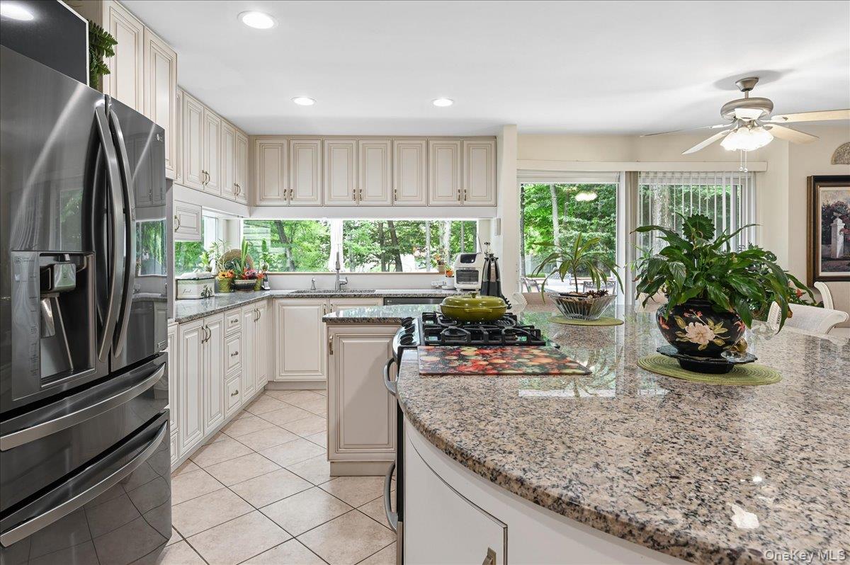 12 Berkshire Drive – For Sale photo 6