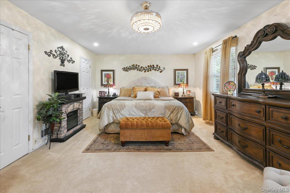 12 Berkshire Drive – For Sale photo 22