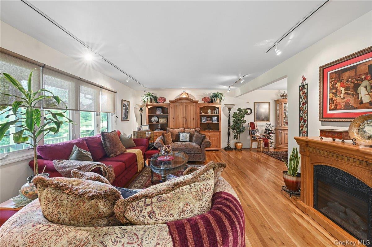 12 Berkshire Drive – For Sale photo 10