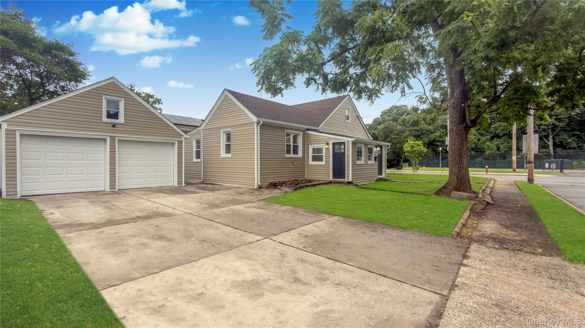 1180 Woodfield Road – For Sale photo 3