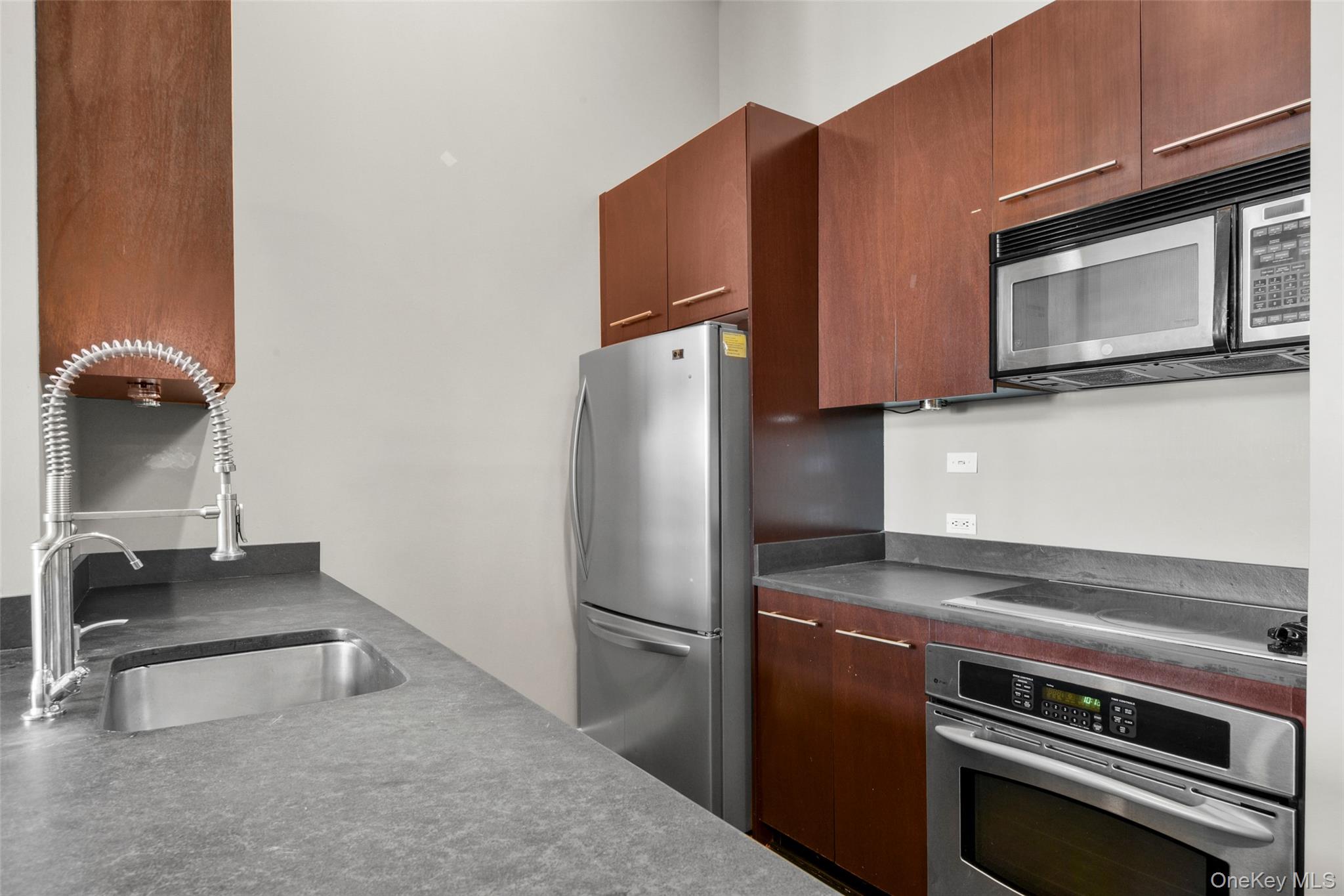 25 Leroy Place, Unit PH7 photo 9