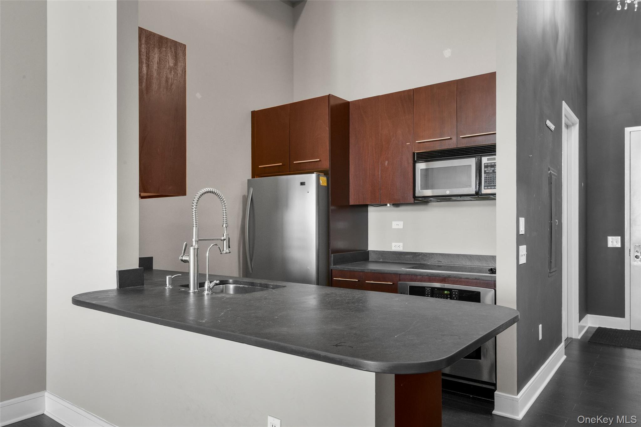 25 Leroy Place, Unit PH7 photo 8
