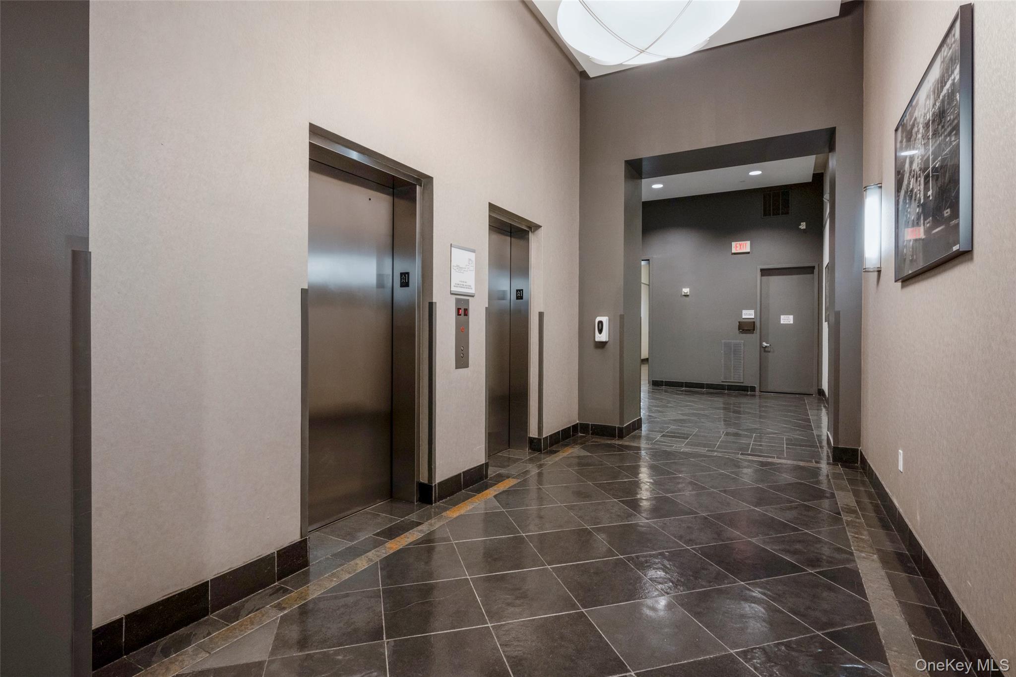 25 Leroy Place, Unit PH7 photo 23
