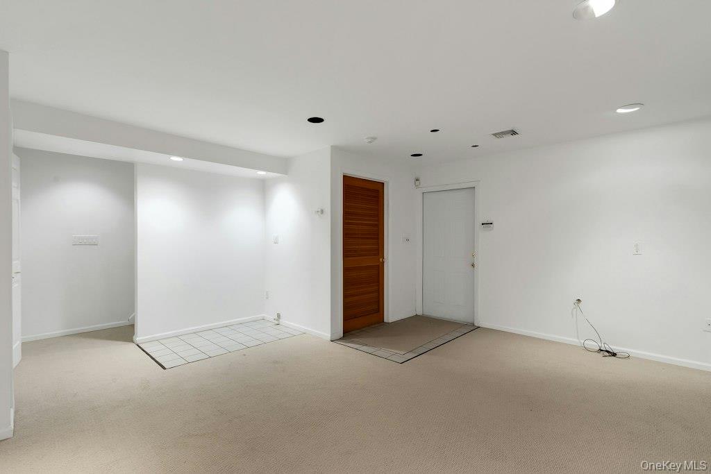 14 Corners Road – For Sale photo 19