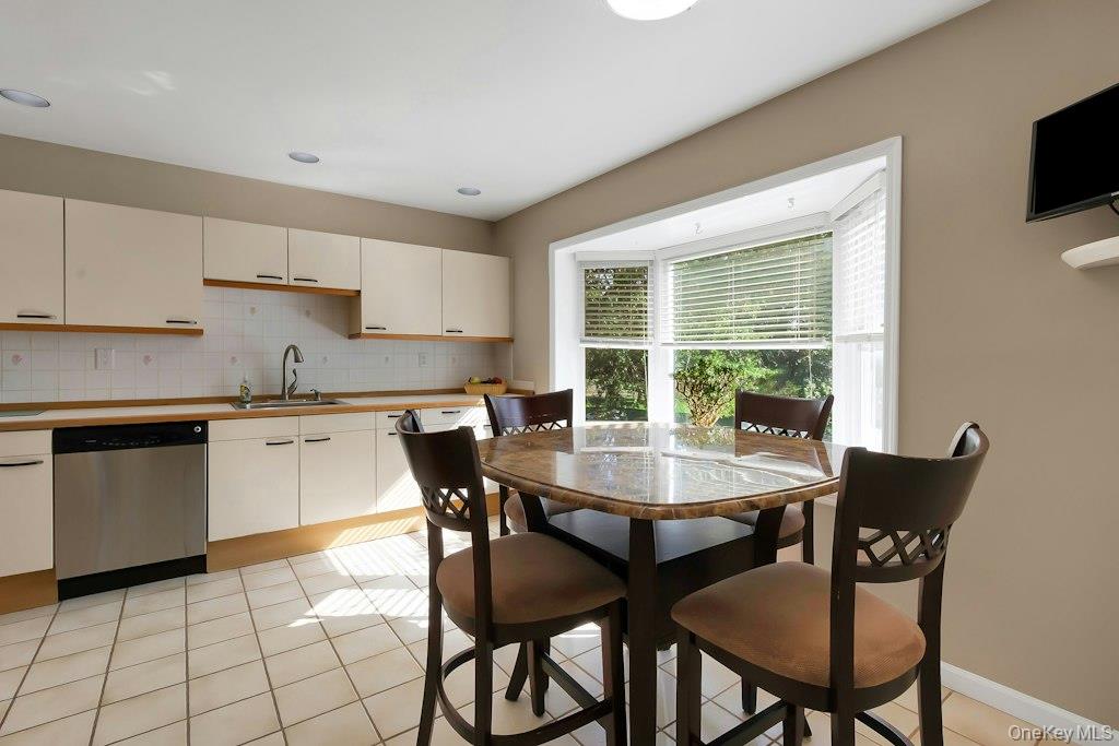 14 Corners Road – For Sale photo 11