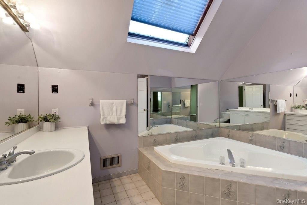 14 Corners Road – For Sale photo 28