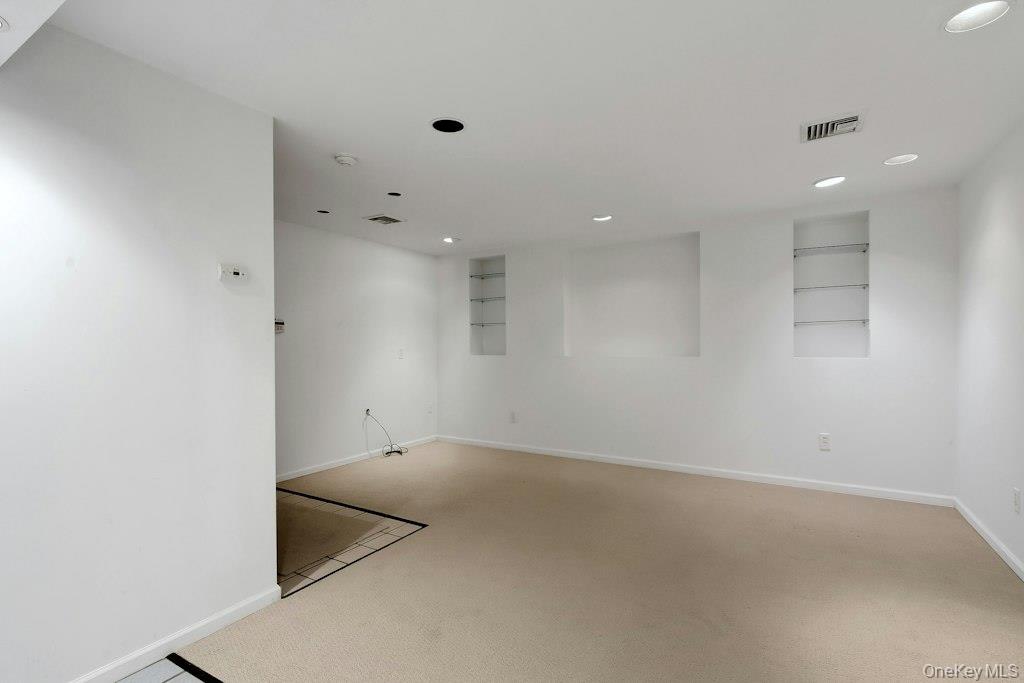 14 Corners Road – For Sale photo 18