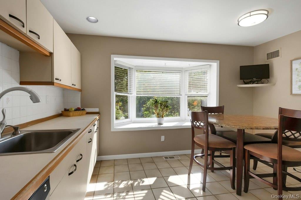 14 Corners Road – For Sale photo 12