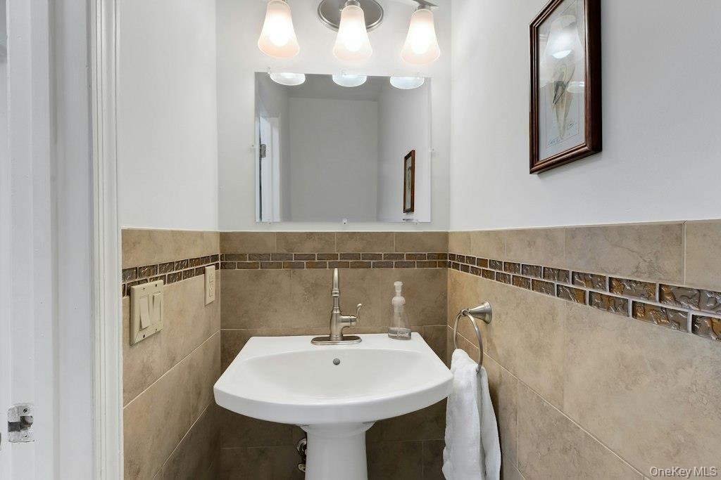 14 Corners Road – For Sale photo 17