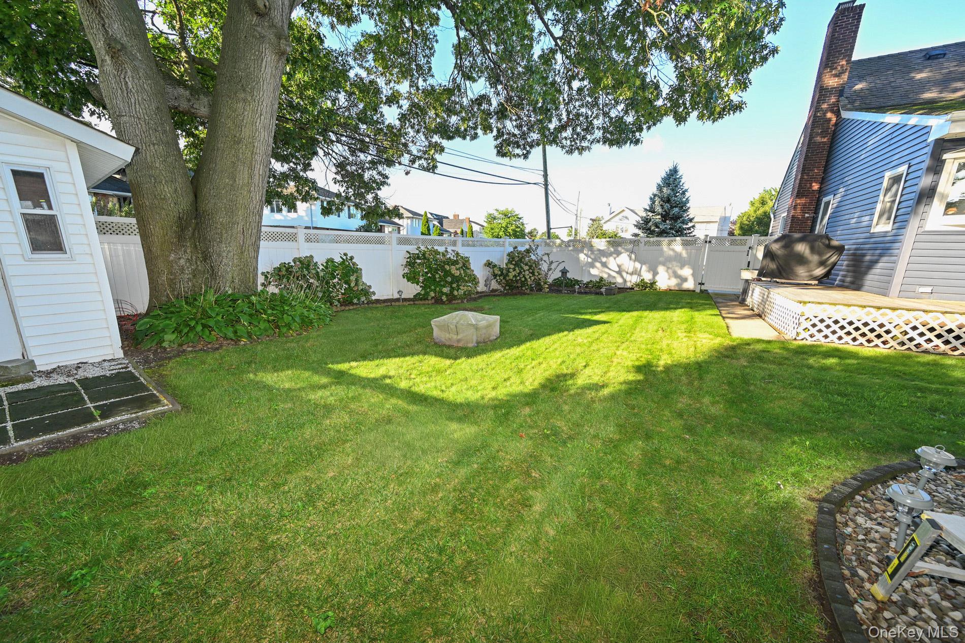 2297 Girard Place – For Sale photo 25