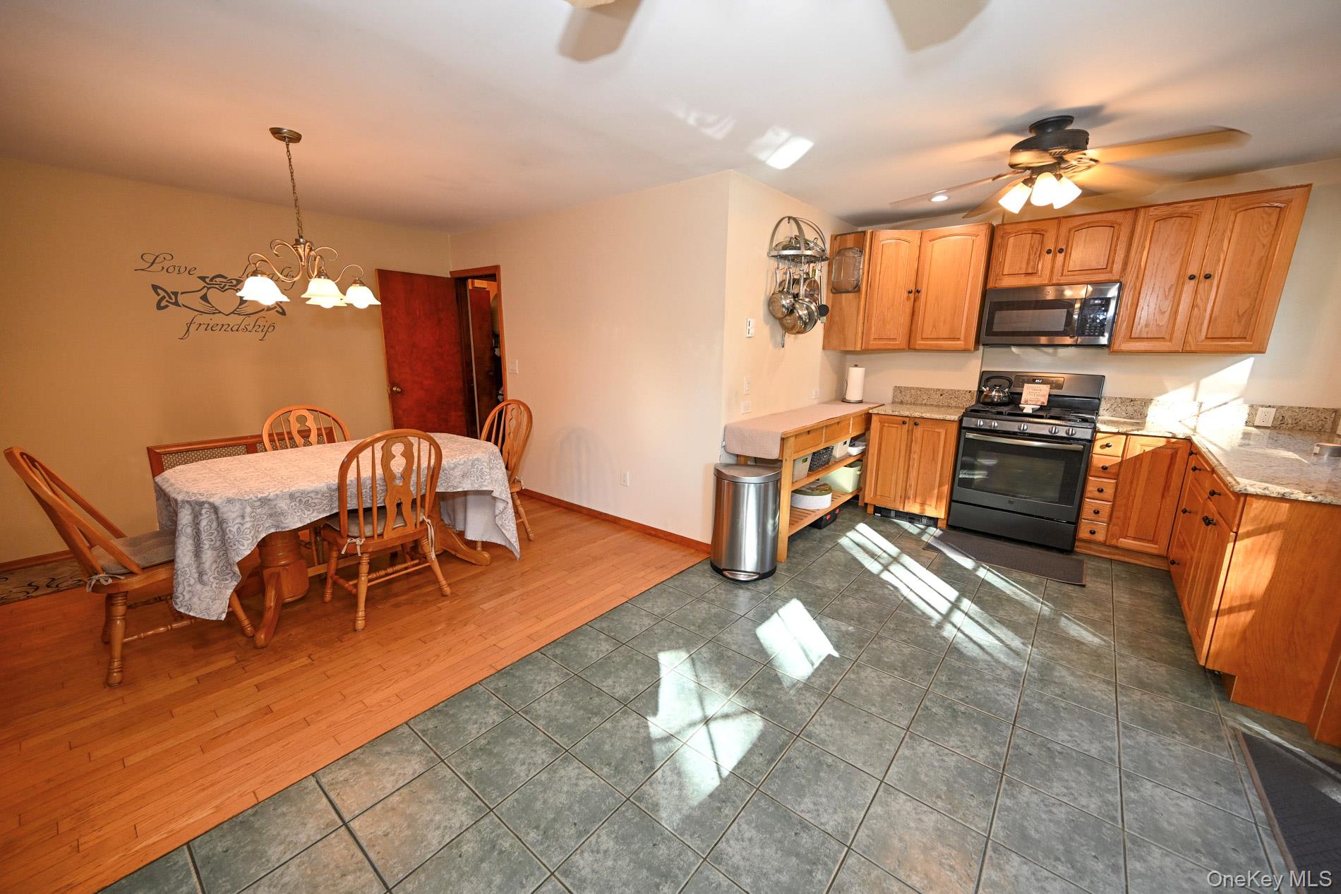 2297 Girard Place – For Sale photo 6