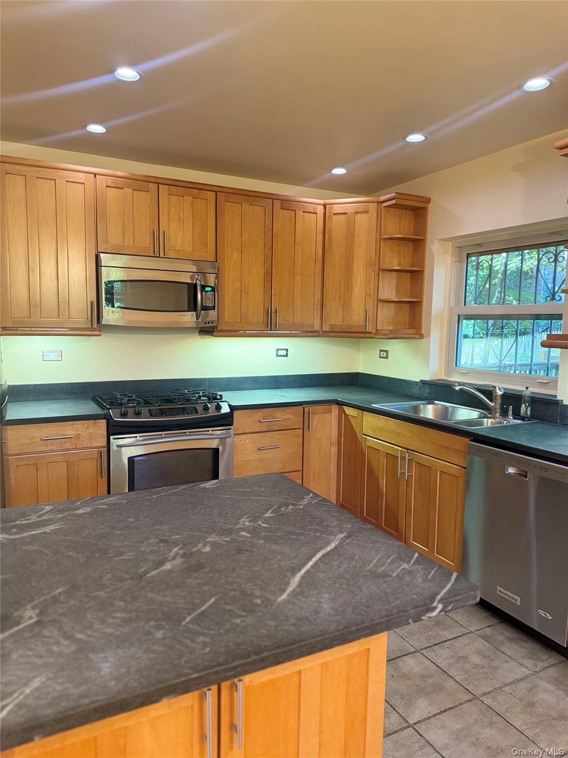 5629 Sylvan Avenue – For Rent photo 5