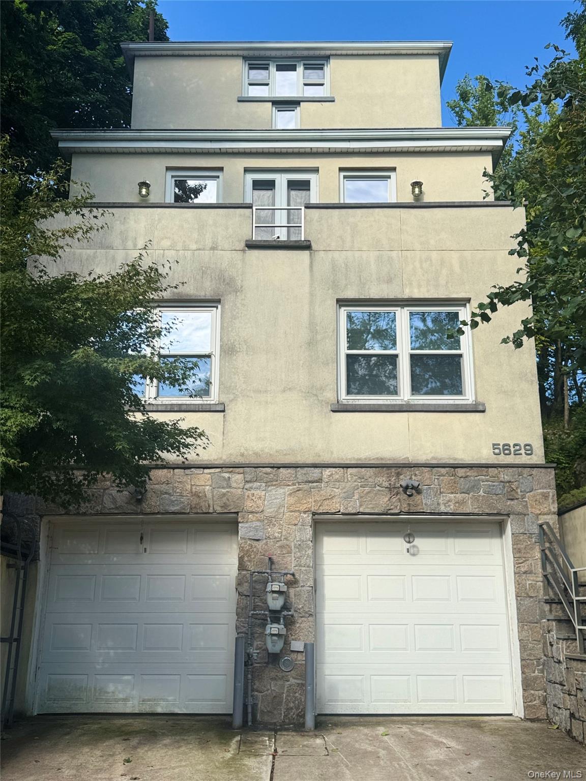 5629 Sylvan Avenue – For Rent