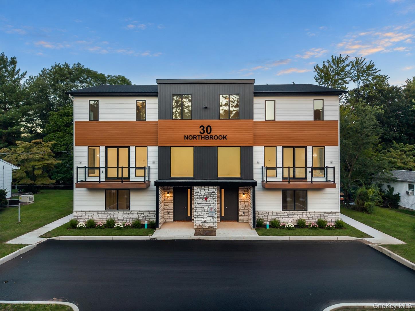 30 Northbrook Road, Unit 201