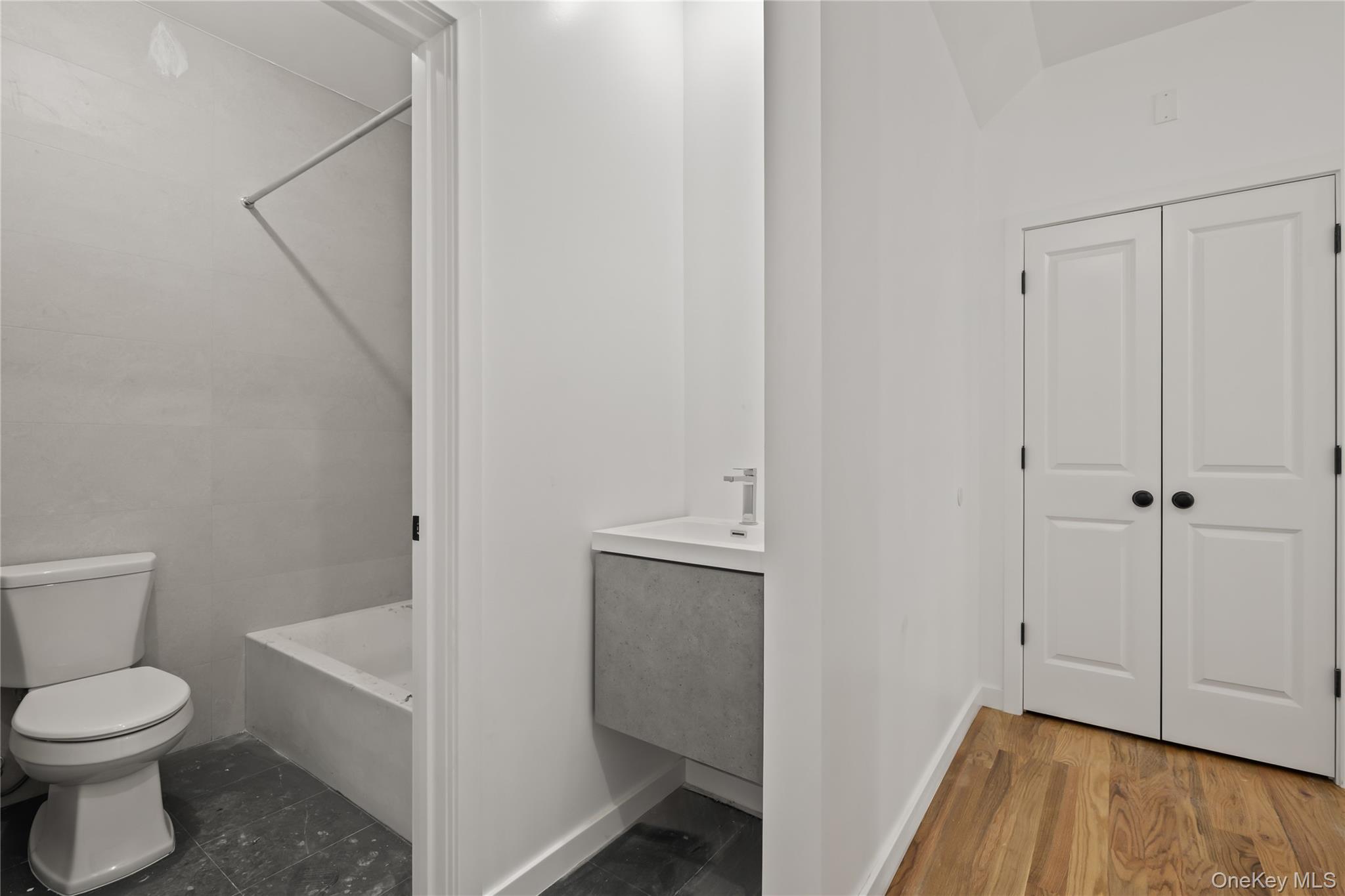 30 Northbrook Road, Unit 201 photo 39