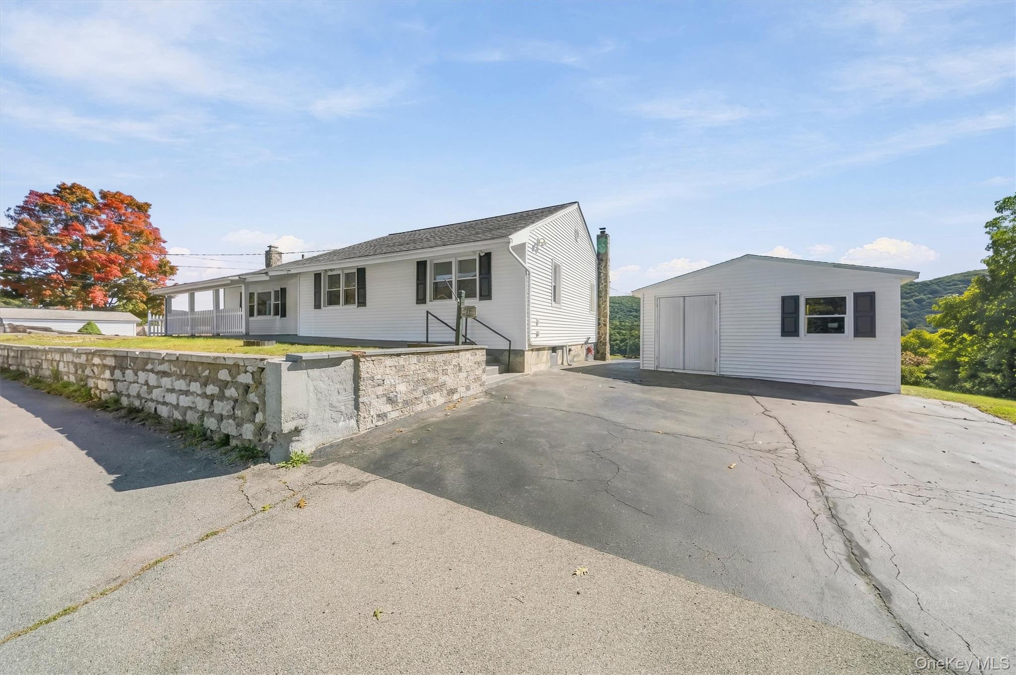 21 Rivercrest Road – For Sale photo 4