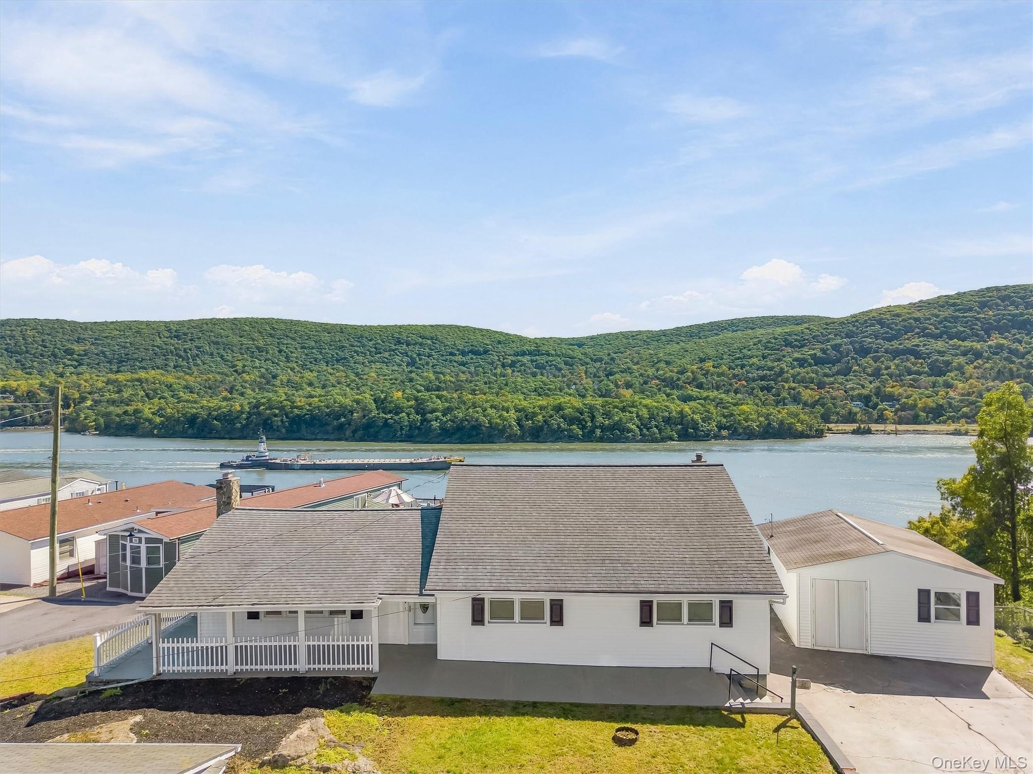 21 Rivercrest Road – For Sale photo 2