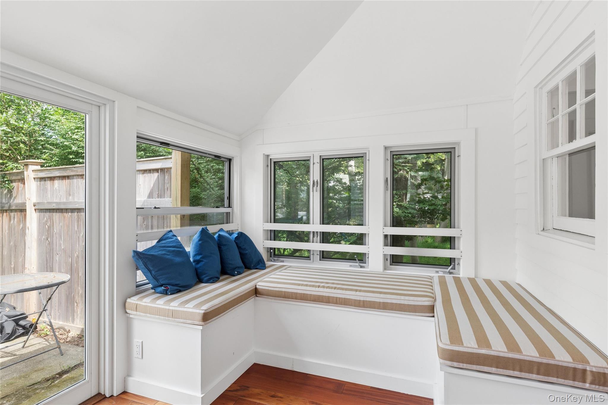 10 Oak Lane – For Sale photo 16