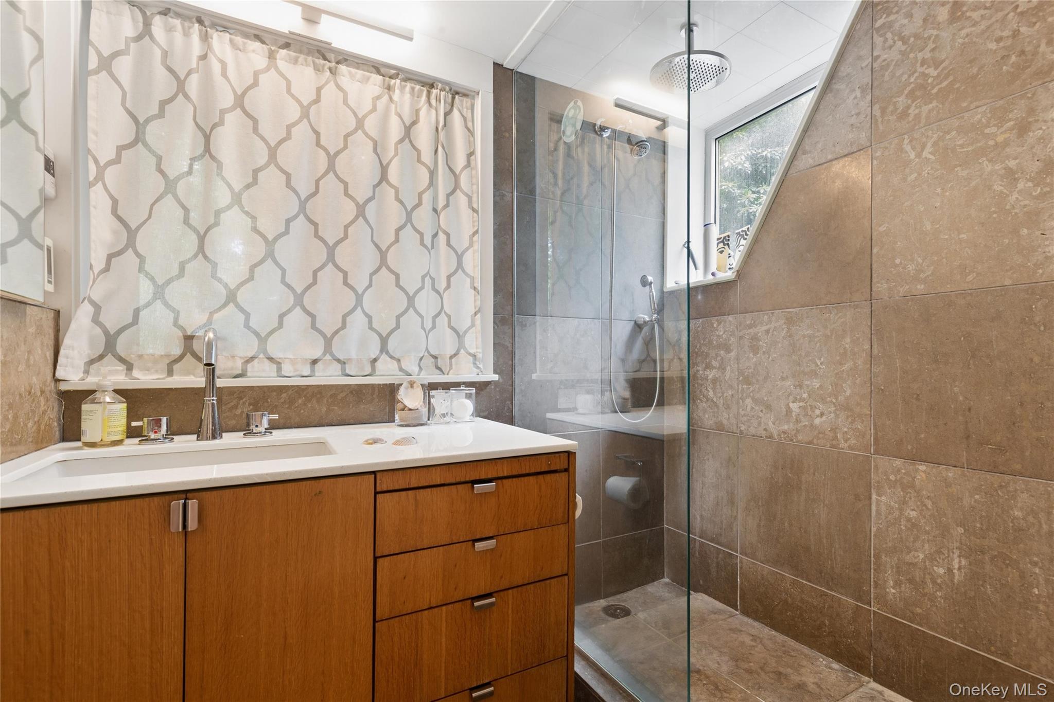 10 Oak Lane – For Sale photo 11