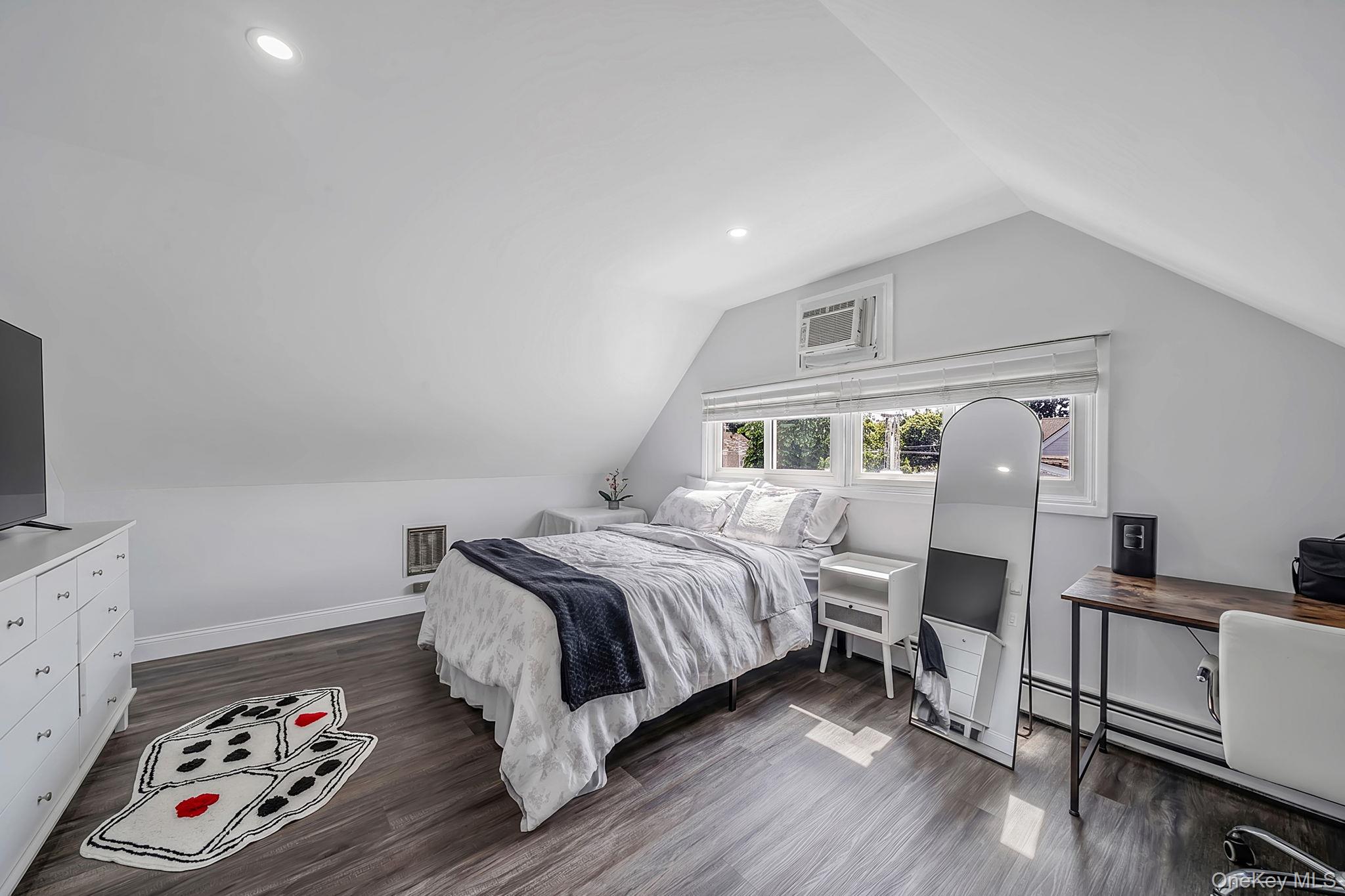 90 Twin Lane N – For Sale photo 14
