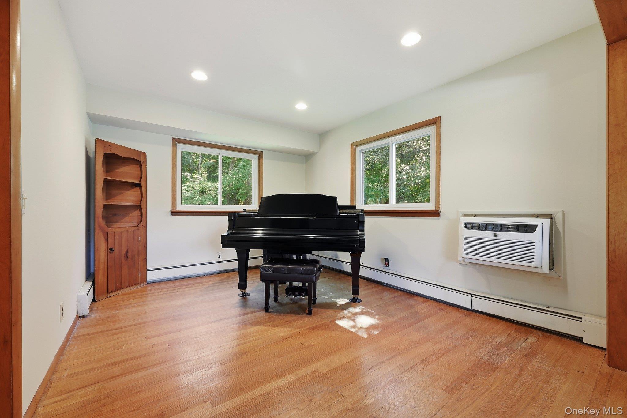 5 River Road – For Sale photo 5