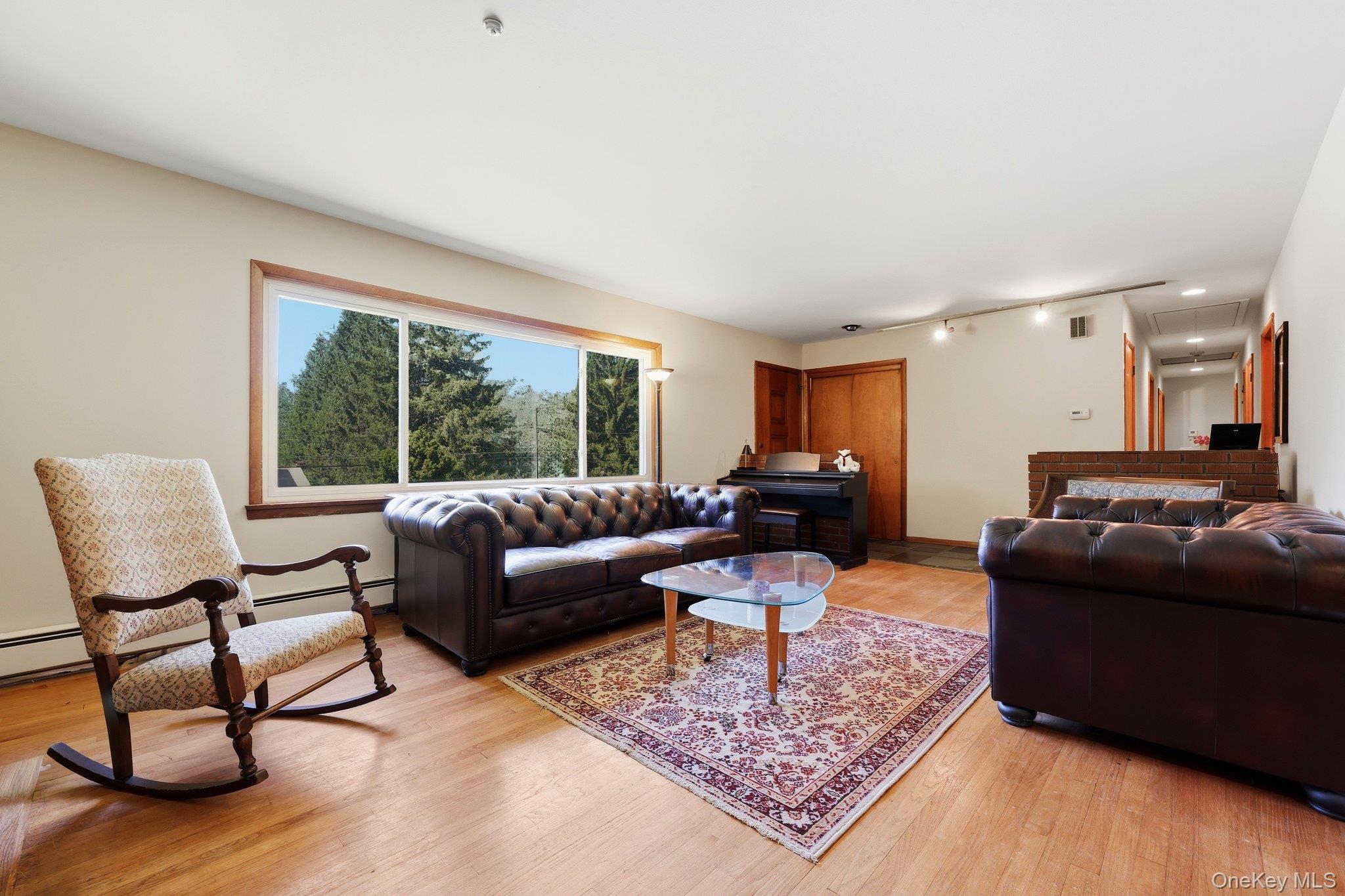 5 River Road – For Sale photo 4