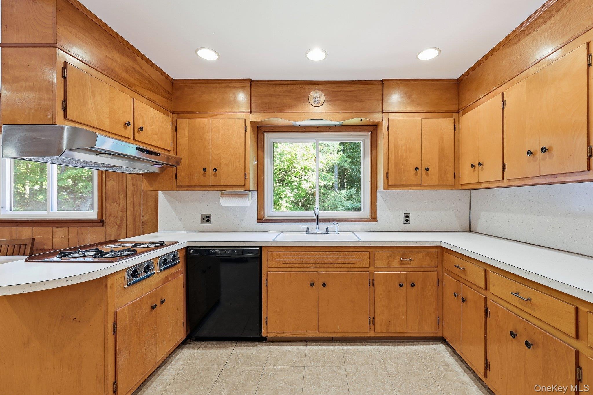 5 River Road – For Sale photo 7
