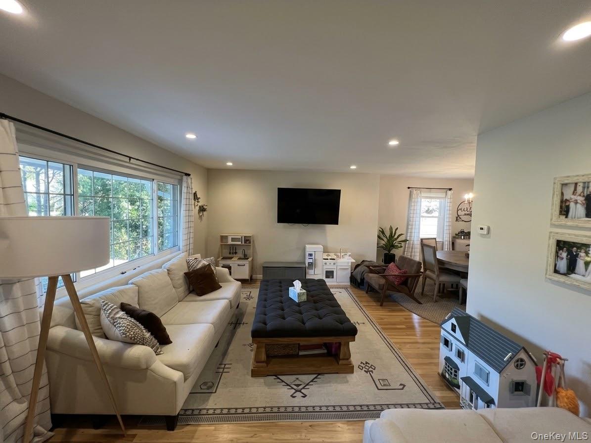 31 Roosevelt Place – For Rent photo 14