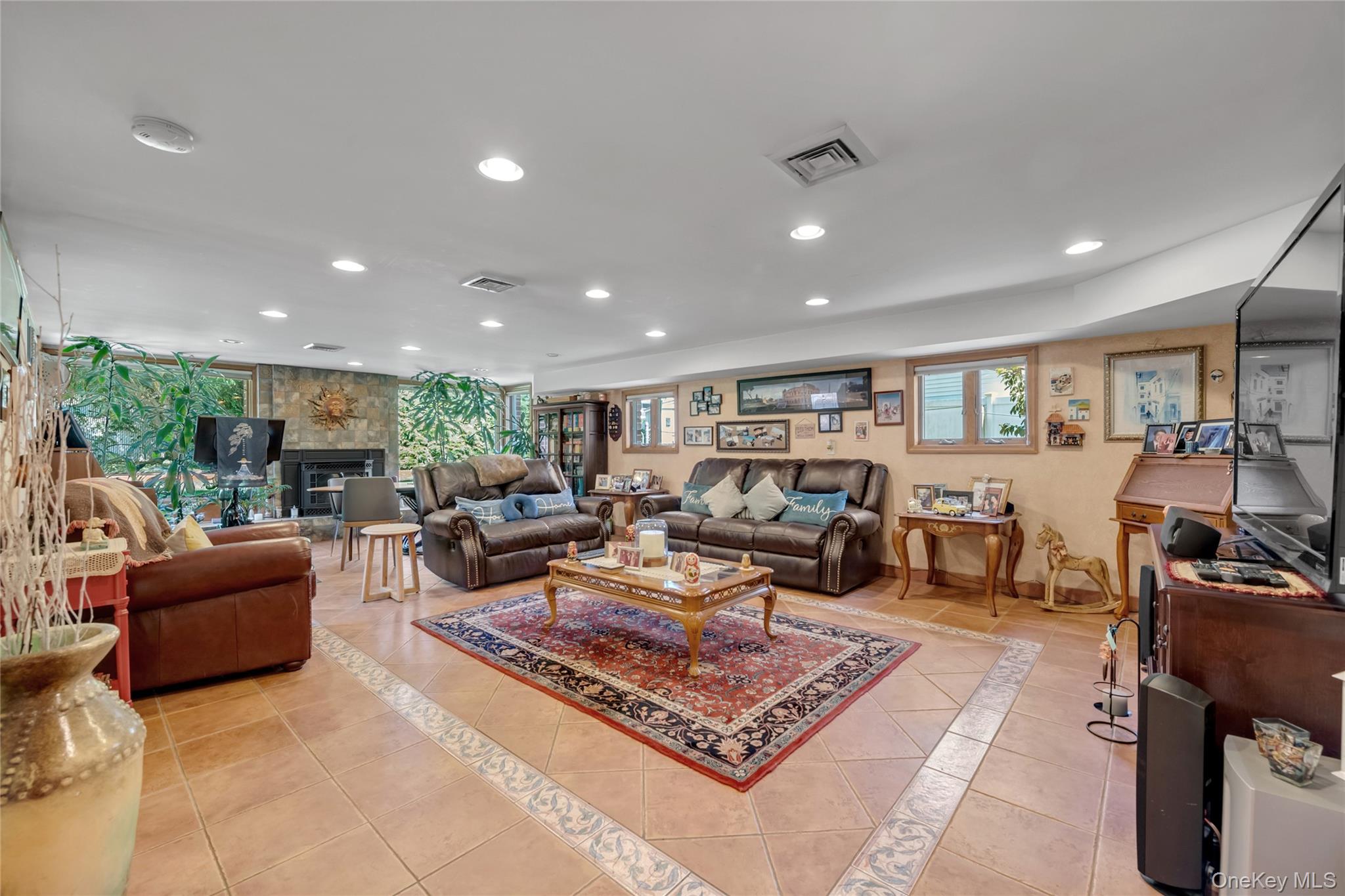 936 Stratford Court – For Sale photo 17