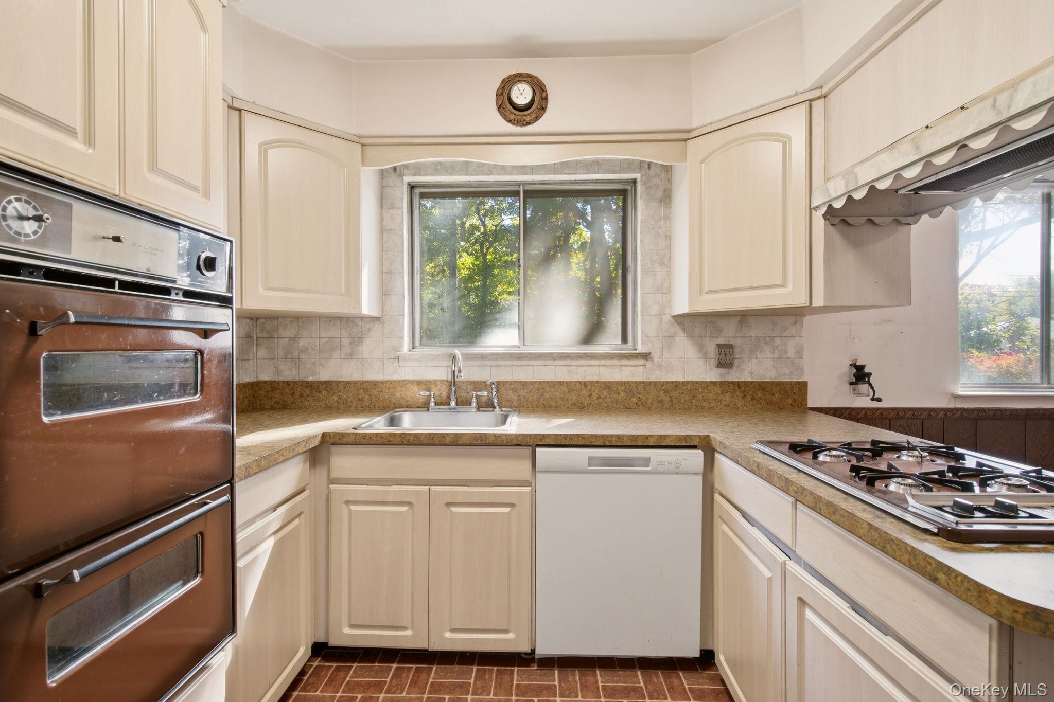 63 Lauren Avenue – For Sale photo 11