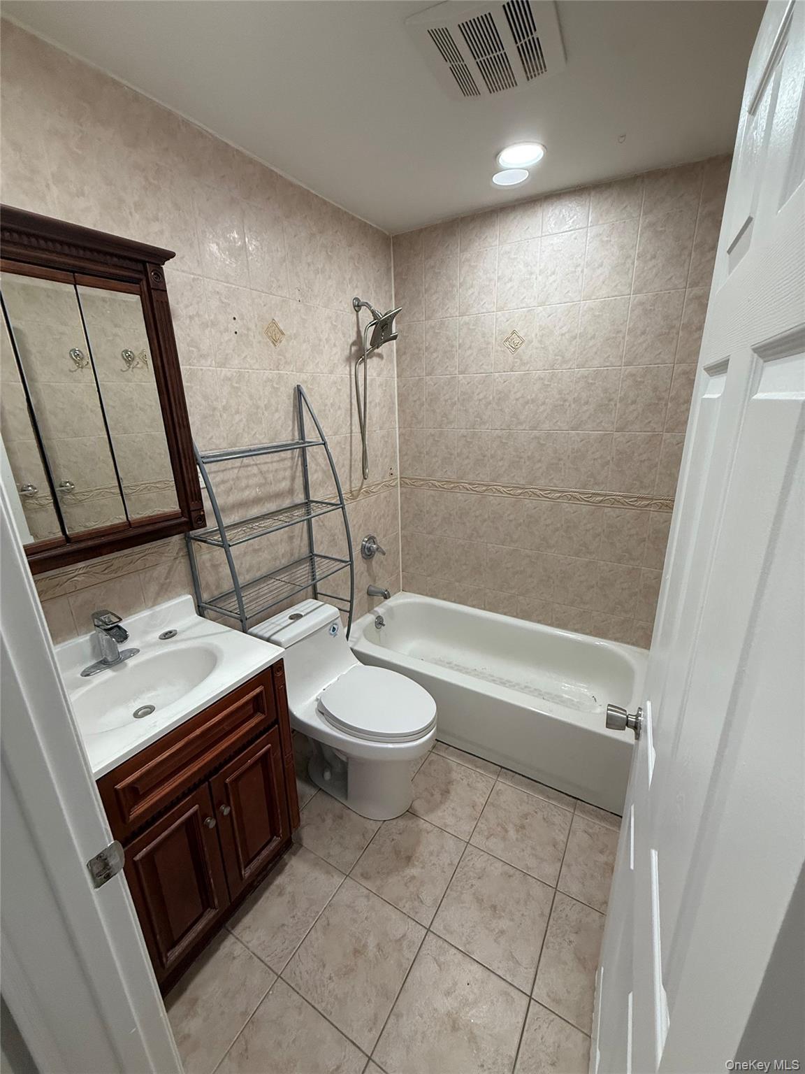 762 E 234th Street, Unit 3 photo 10