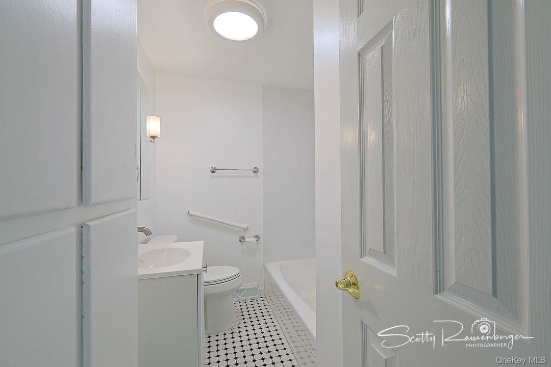 814 N Hillside Road – For Sale photo 8
