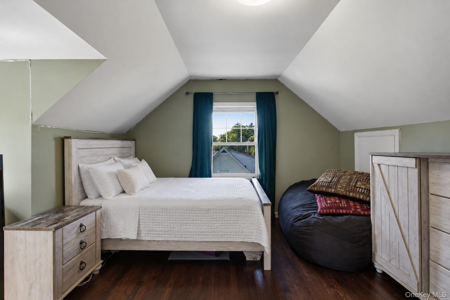 24 Avondale Road – For Rent photo 17