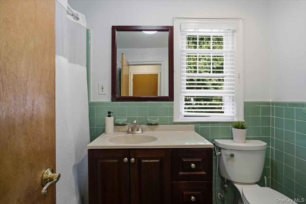 24 Avondale Road – For Rent photo 16