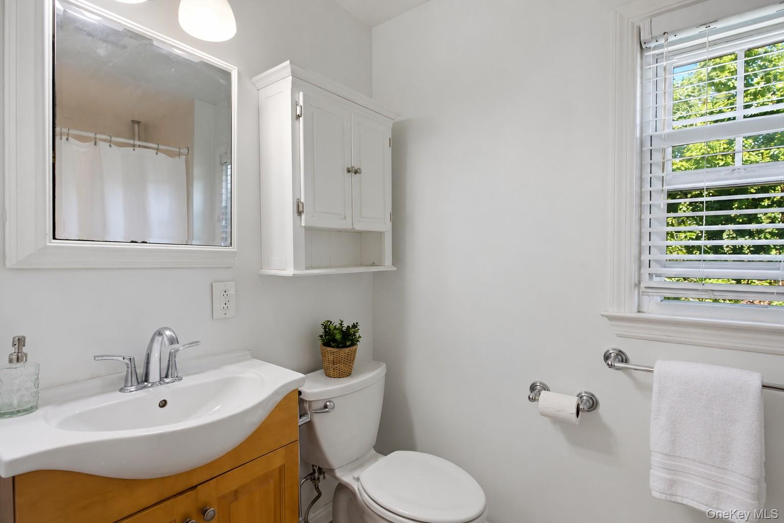 24 Avondale Road – For Rent photo 13