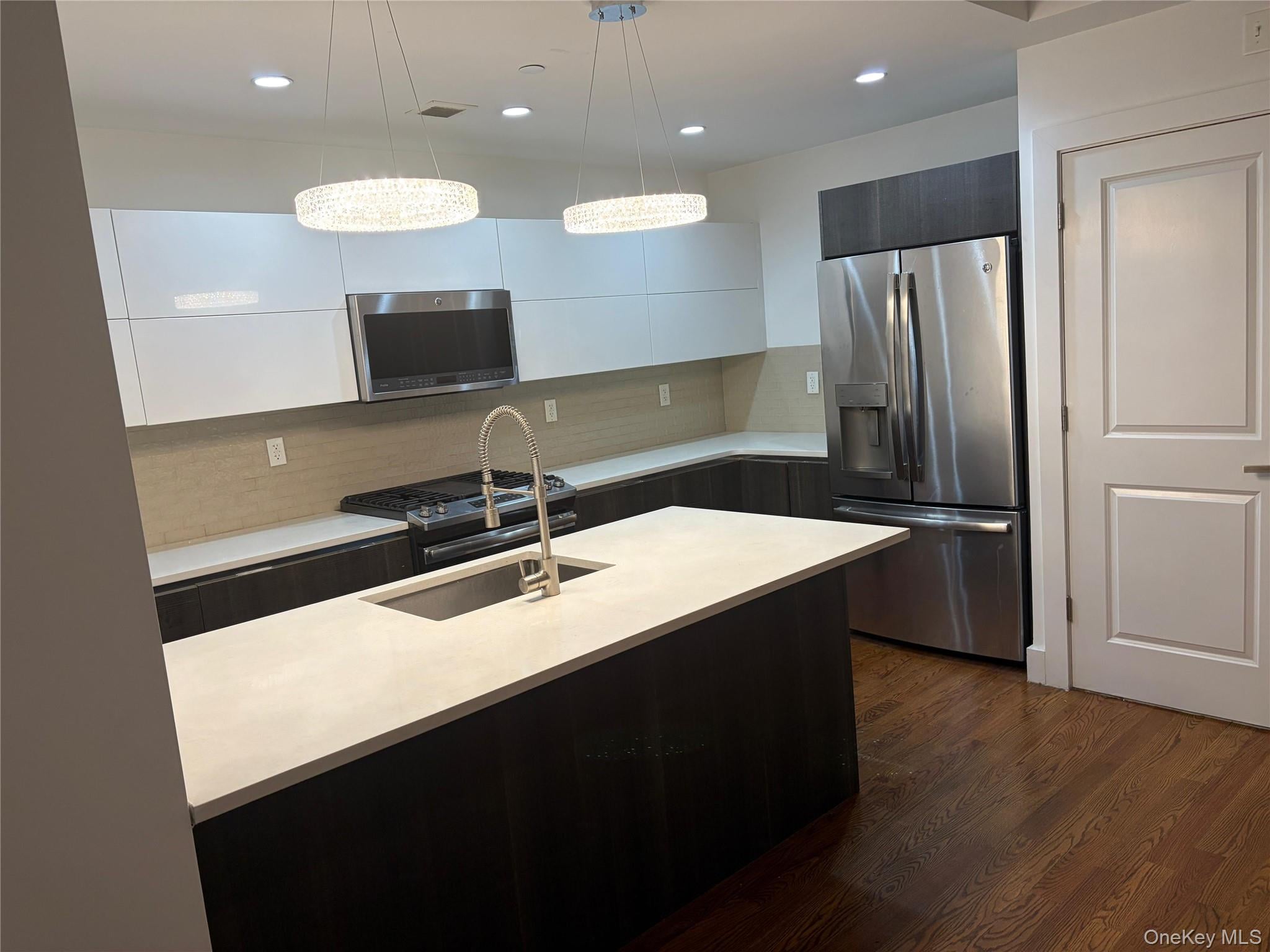 109-19 72nd Road – For Rent