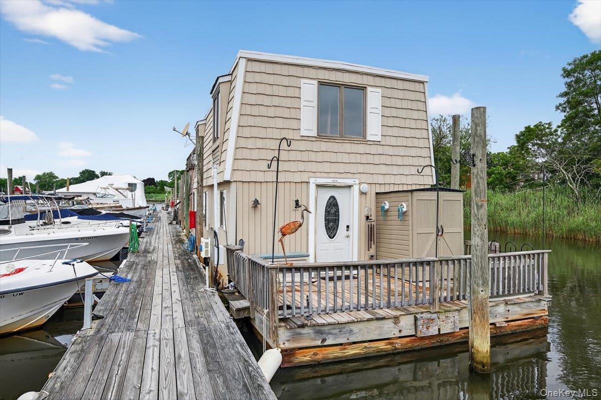 149 c Riverside Drive – For Rent