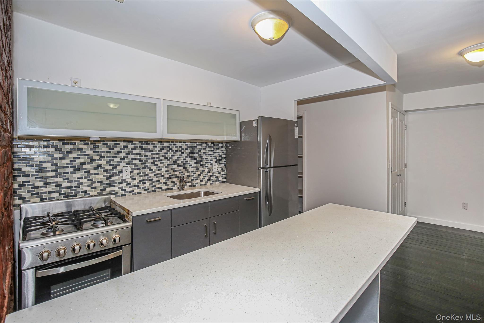 1312 Putnam Avenue, Unit 1 photo 20