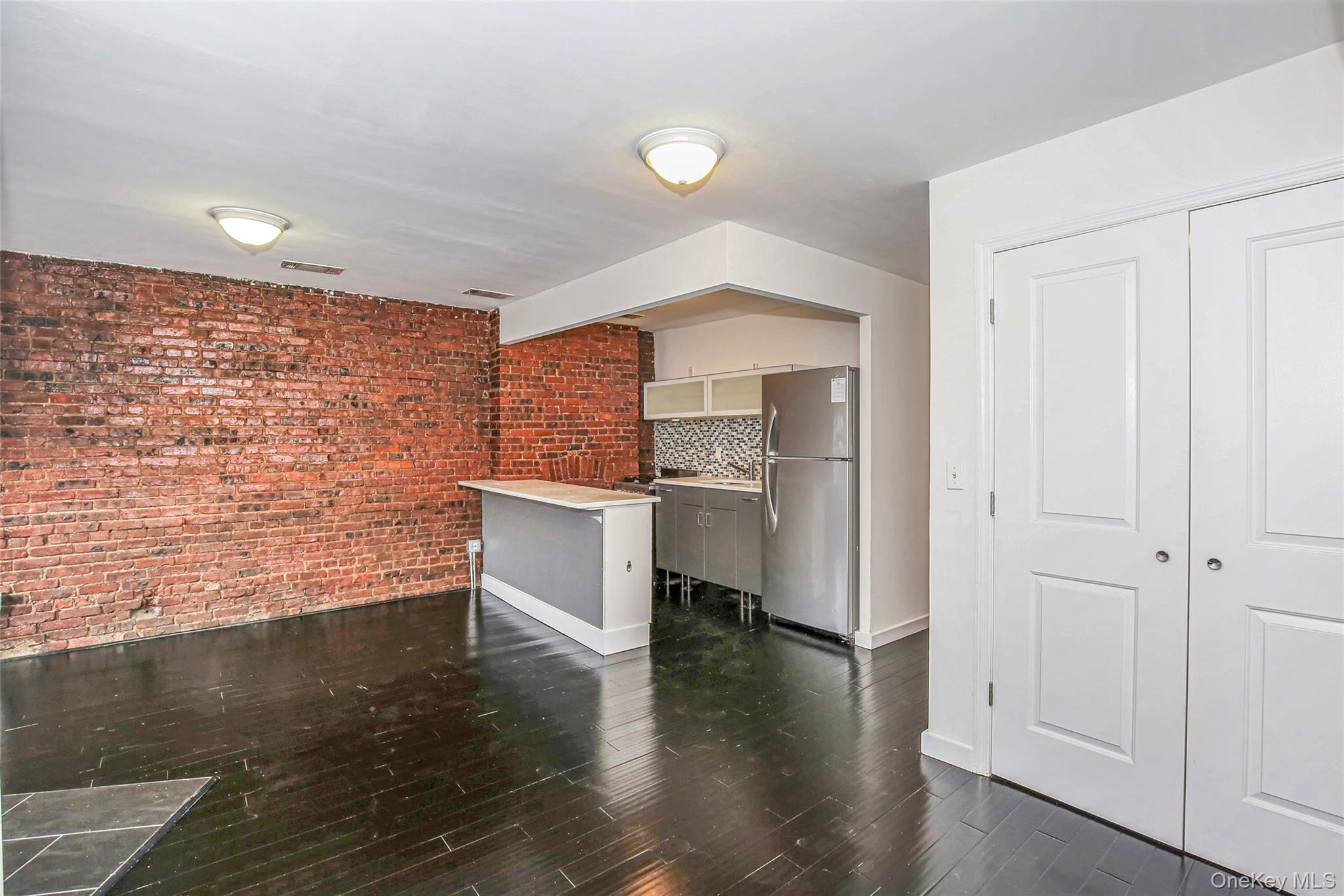 1312 Putnam Avenue, Unit 1 photo 17
