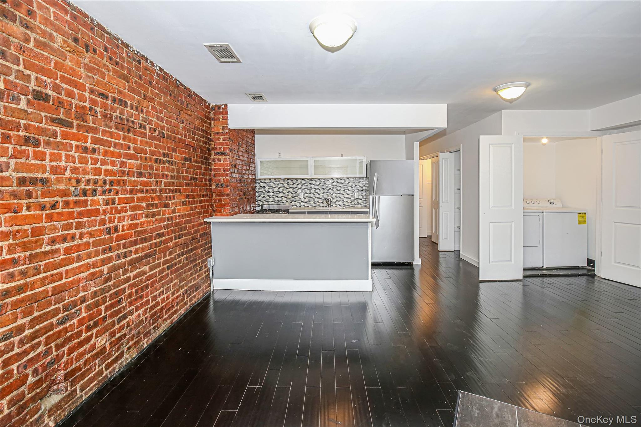 1312 Putnam Avenue, Unit 1 photo 16