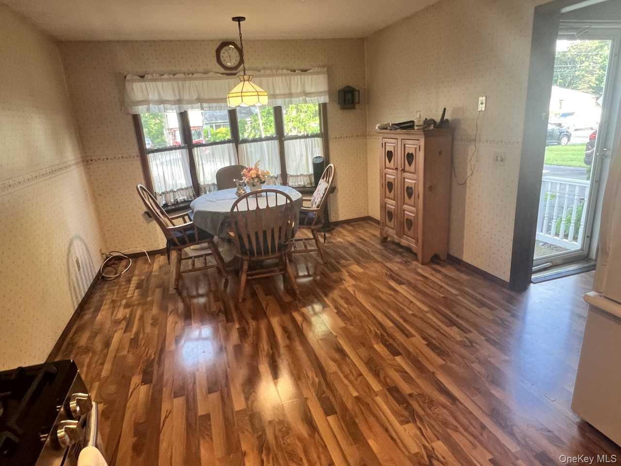 1556 N Gardiner Drive – For Sale photo 5
