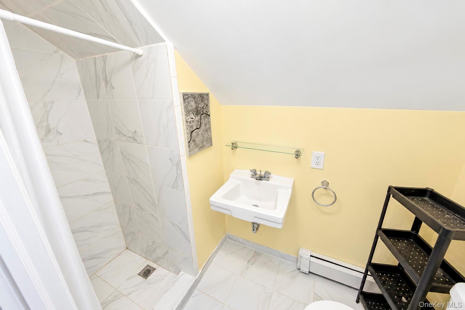 35 Meeting Lane – For Sale photo 17
