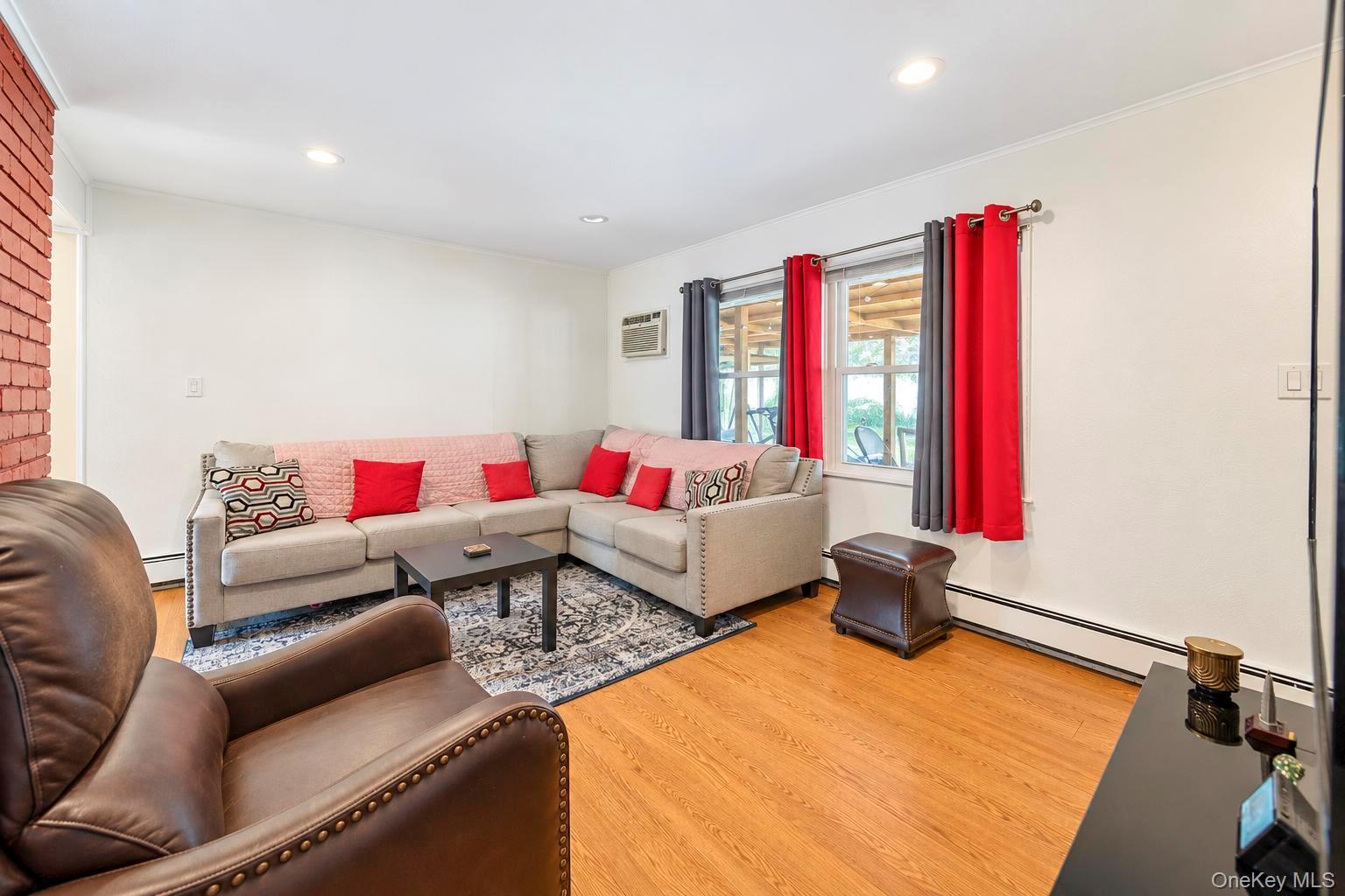 35 Meeting Lane – For Sale photo 5