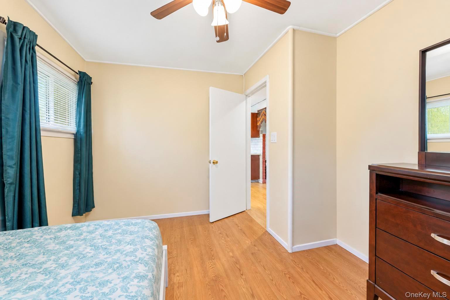 35 Meeting Lane – For Sale photo 13