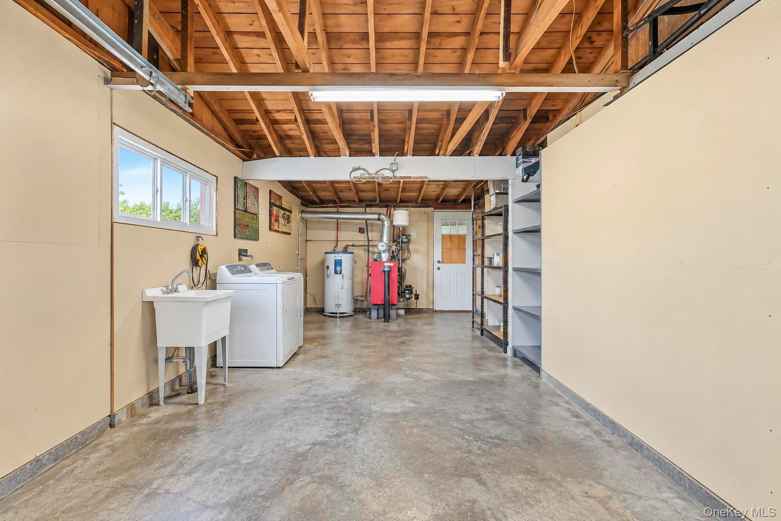 35 Meeting Lane – For Sale photo 21