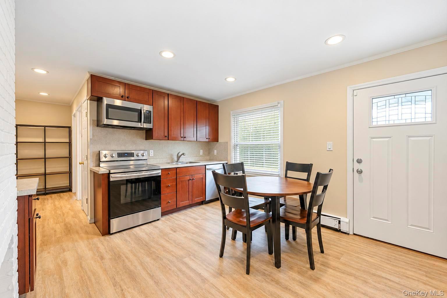 35 Meeting Lane – For Sale photo 7