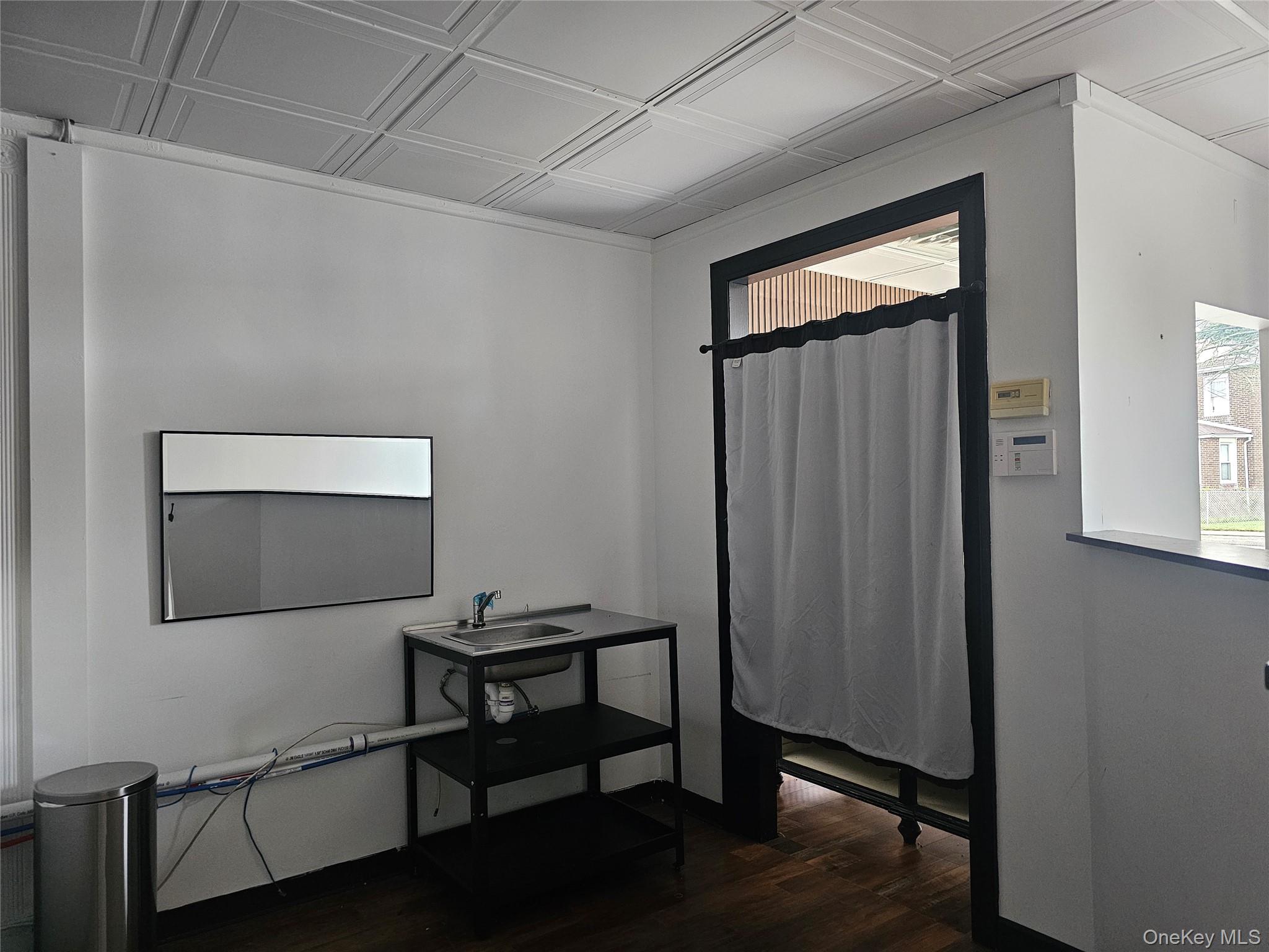 698-706 Main Street – For Rent photo 6